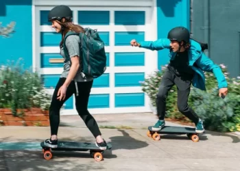 Best Affordable Electric Skateboard overview 2022