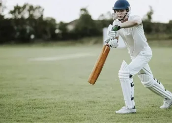 The Necessity of Cricket Equipment and Choosing the Best Fitting Cricket Gloves